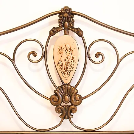 Coppola Di Seta Bed & Breakfast 4*