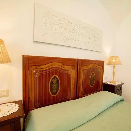 Coppola Di Seta Bed & Breakfast 3*